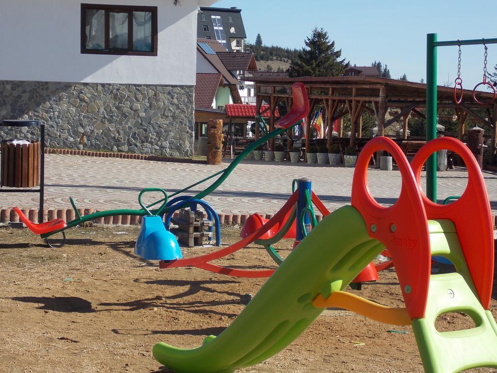 Pensiunea Alpina Casi&Spa Păltiniş Esterno foto